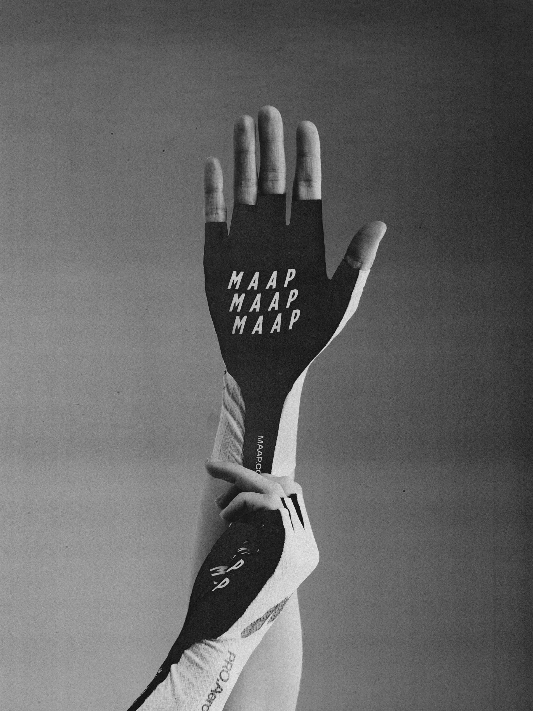 De nieuwe aerodynamische handschoenen